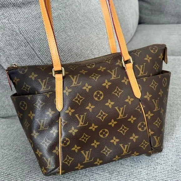 ❤️Louis Vuitton❤️ totally PM in monogram - Picture 3 of 13